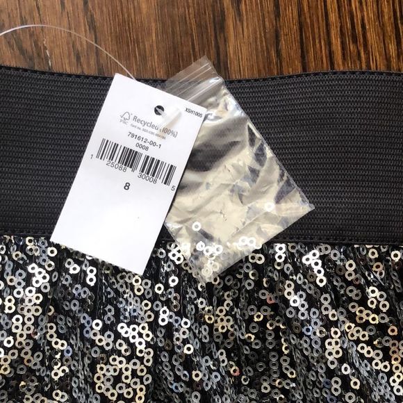 GAP Silver Sequin Fully Lined Skirt With Side Zipper Size 8 NWT - Picture 2 of 10